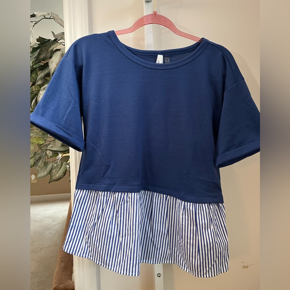 NY COLLECTION TEE SHIRT/BLOUSE. NWT. SIZE SMALL PETITE.
